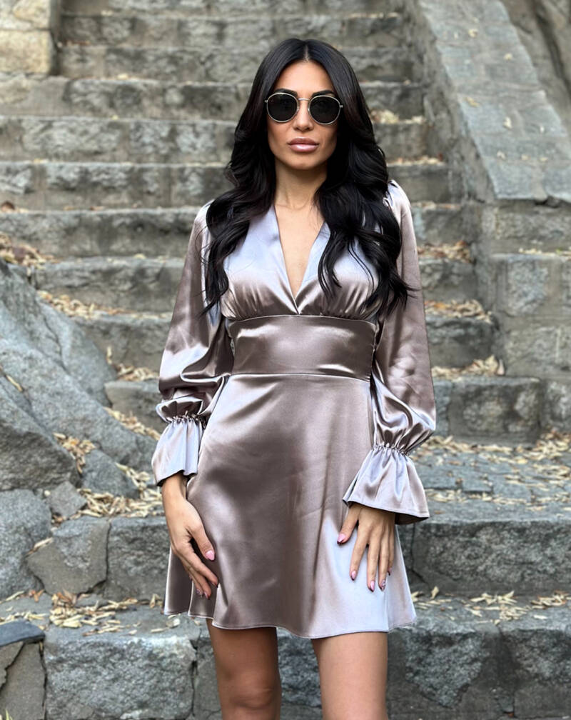 Сатенена рокля с гол гръб Satin Diva